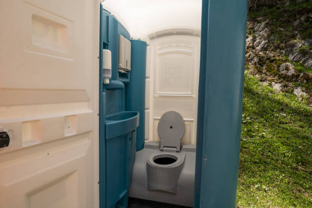 Best Portable toilet rental cost  in Grottoes, VA